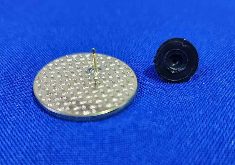 pin Libras Língua Brasileira de Sinais em baixo relevo