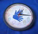 Relógio de parede em Libras